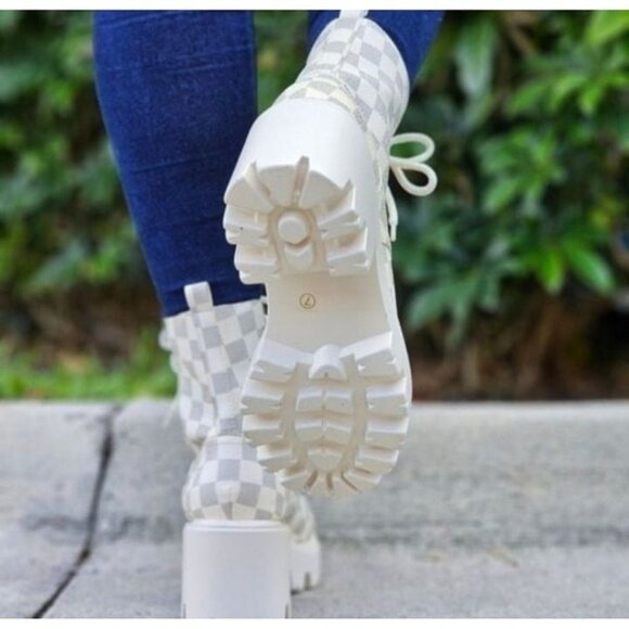 Womens Checkered Lace Up Block‎ Heel Boots - Picture 5 of 5